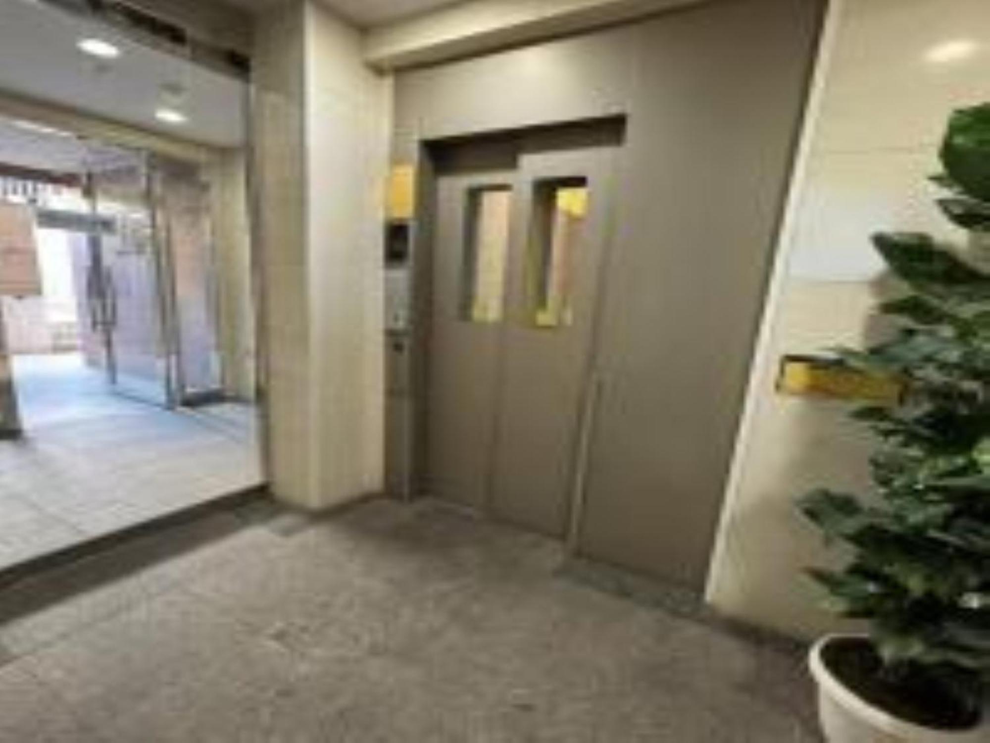 Shin-okubo Sta・1 Min Walk/　shinjuku Sta 2min/　switch Appartement