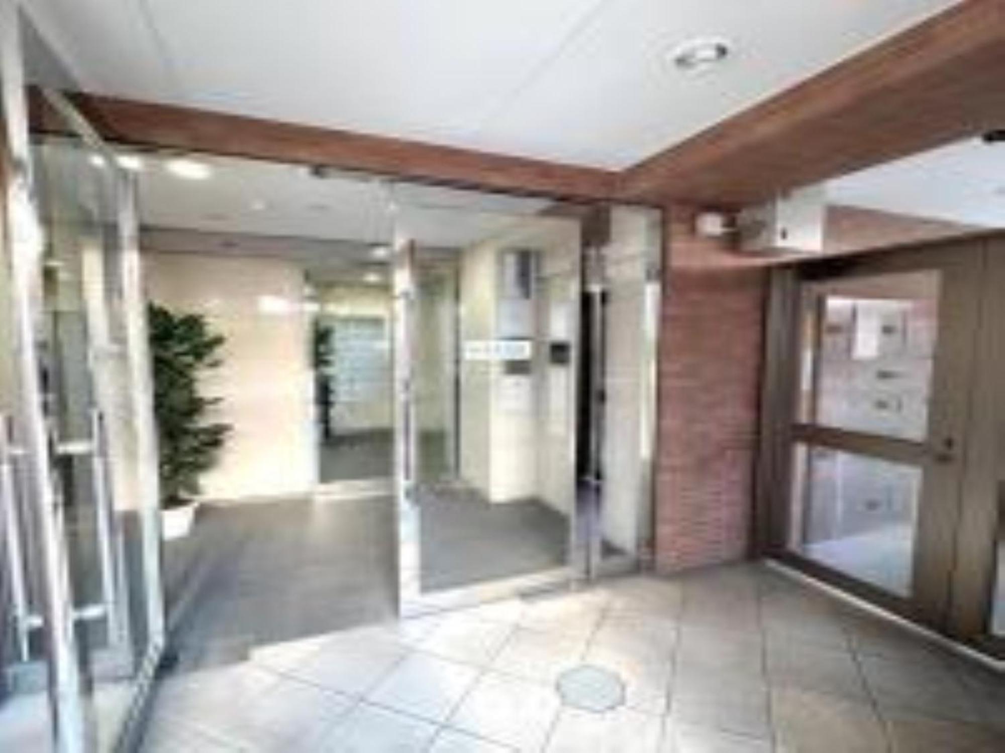 Shin-okubo Sta・1 Min Walk/　shinjuku Sta 2min/　switch Appartement