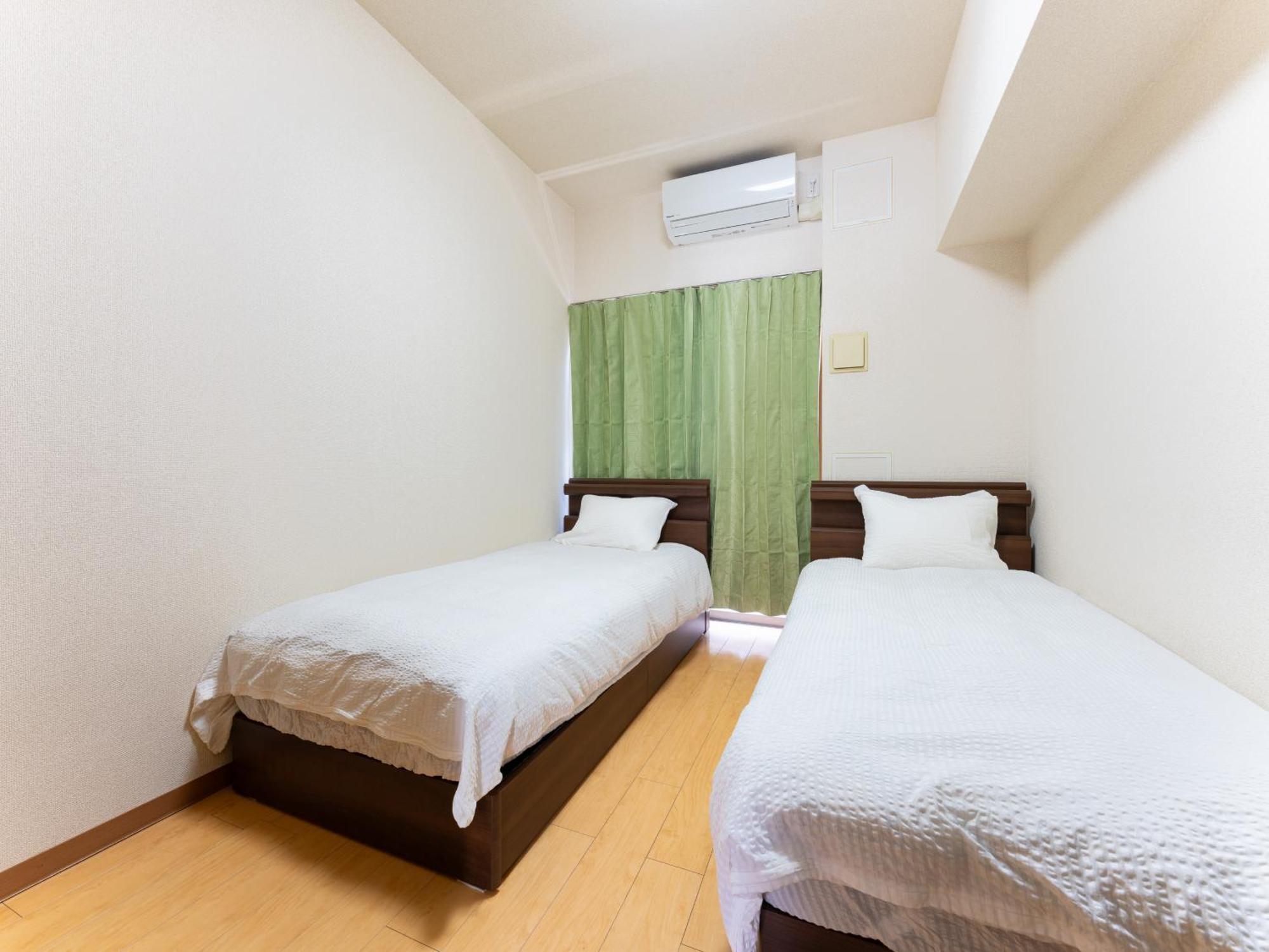 Shin-okubo Sta・1 Min Walk/　shinjuku Sta 2min/　switch Tokio